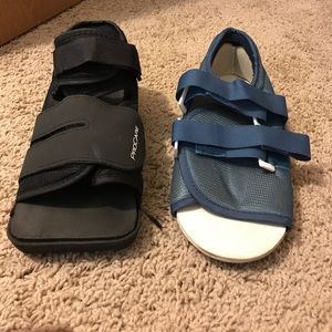 Medical support shoes.