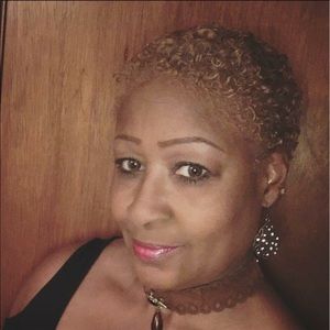 Meet your Posher, Pamela