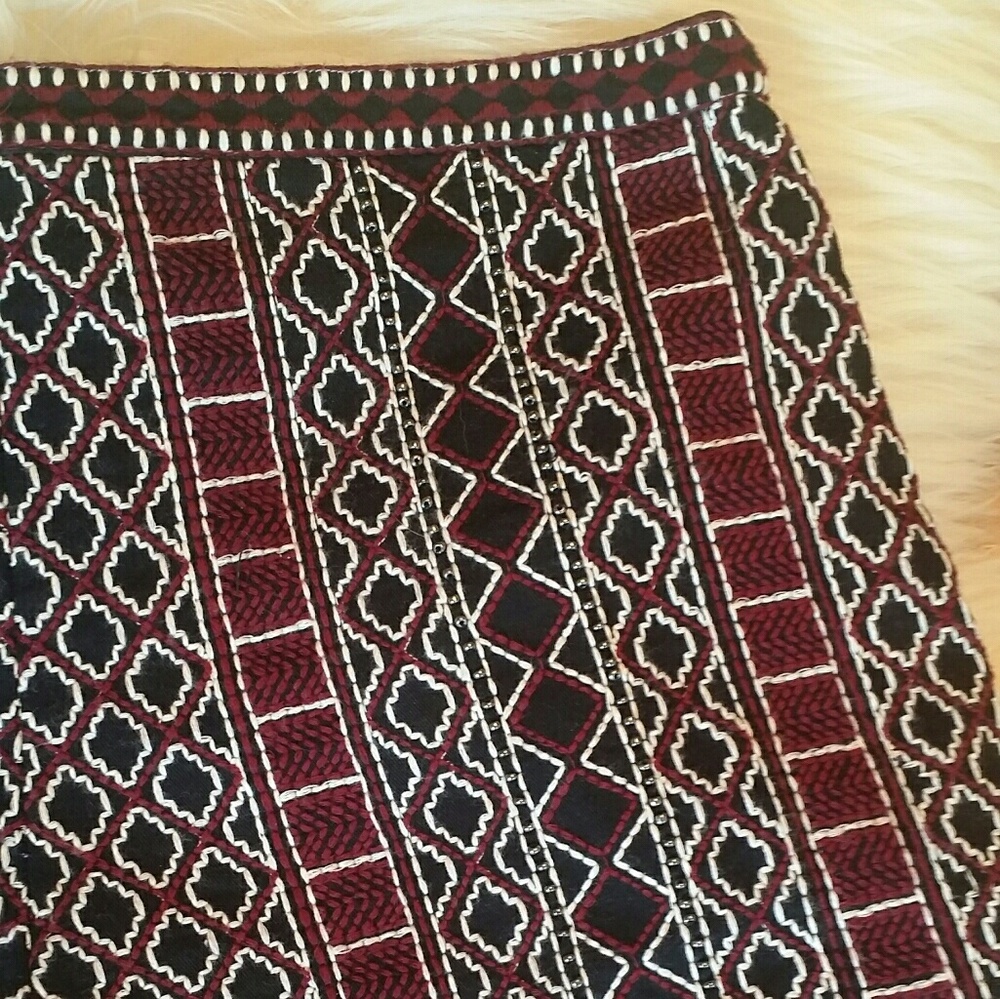 SOLD!! FINAL SALE!! Embroidered High Waist Shorts NEW! - Picture 3 of 6