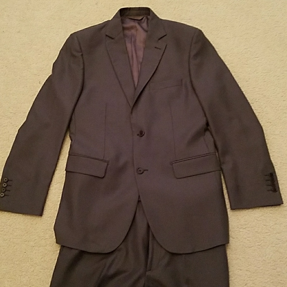 Men's signature dark gray suite set by Pronto Uomo