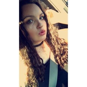 Meet your Posher, Caitlyn