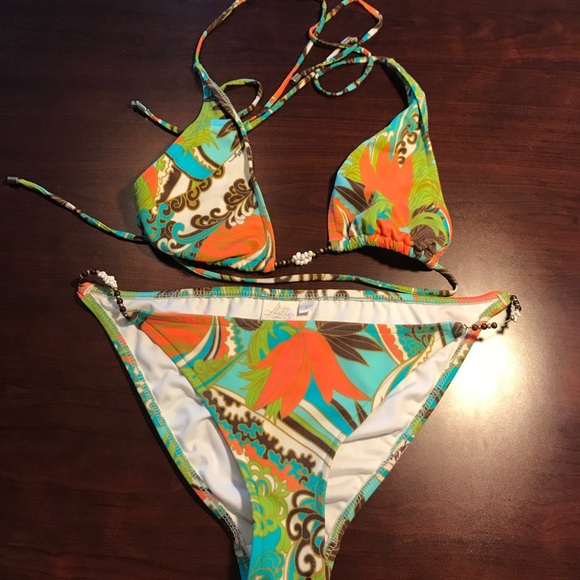 Gorgeous Milly Bikini! - Picture 1 of 4