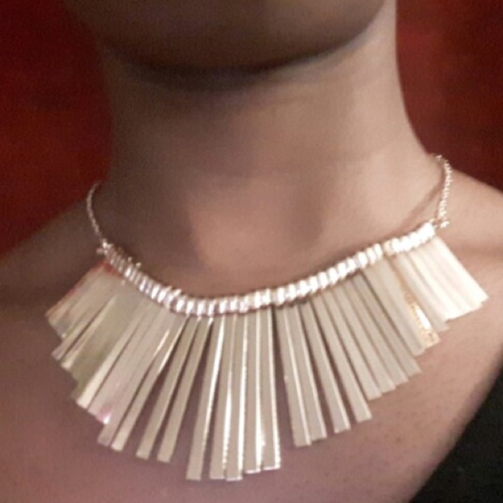 🆕 Gold Toned Bib Collar Chain Necklace!! 👍🏼❤️