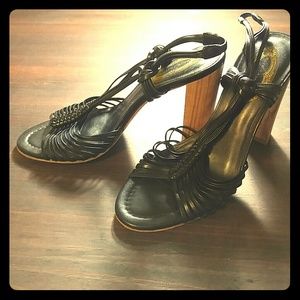 Never Worn Elie Tahari Wood Block Black Heels
