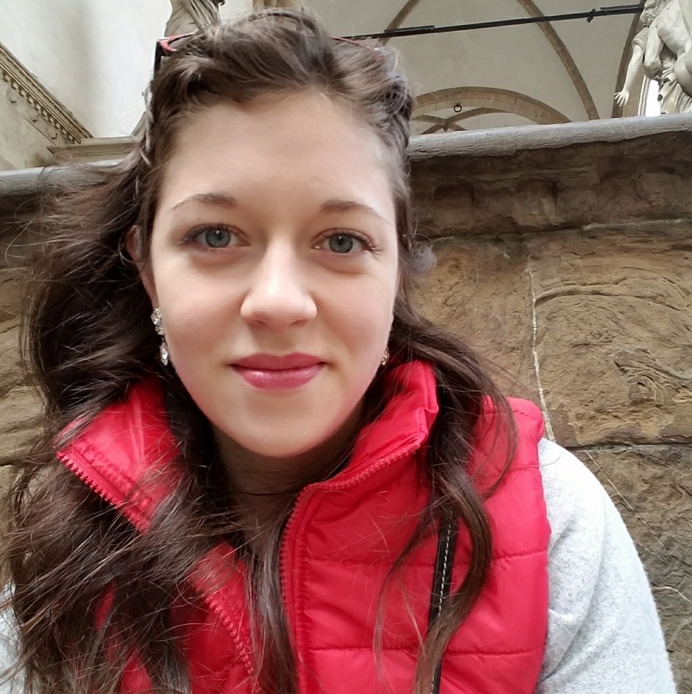 Meet your Posher, Carly