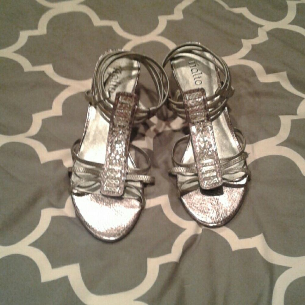 Rialto silver pumps!