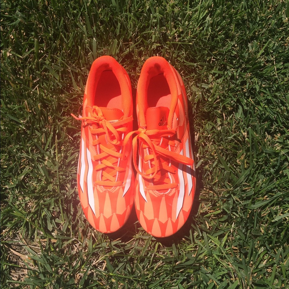 Adidas orange F5 soccer shoes great condition
