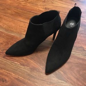 H&M size 40/8.5 black booties - worn once!