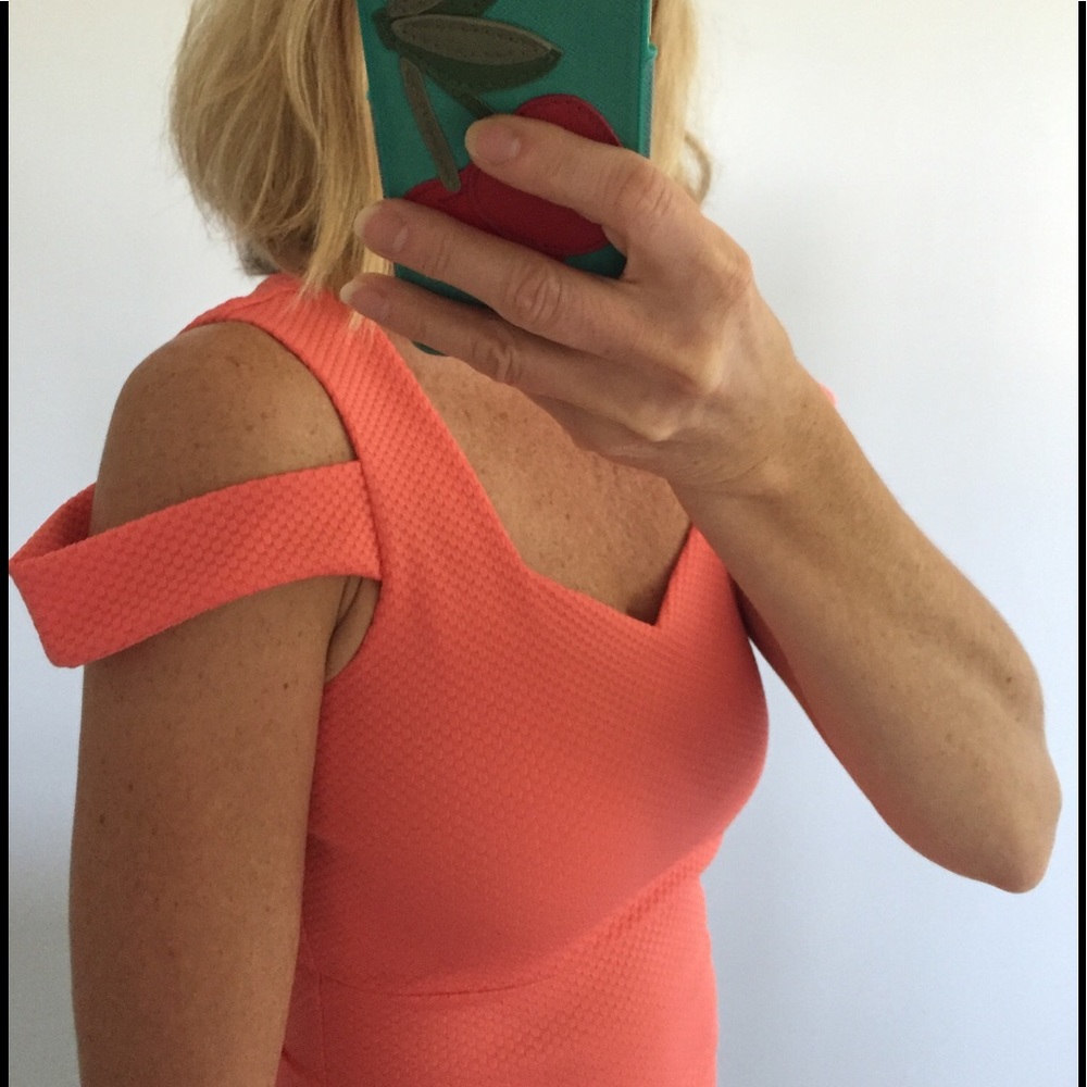 🌸SIZE SMALL LEFT🌸Coral Cold Shoulder Mini Dress - Picture 5 of 8