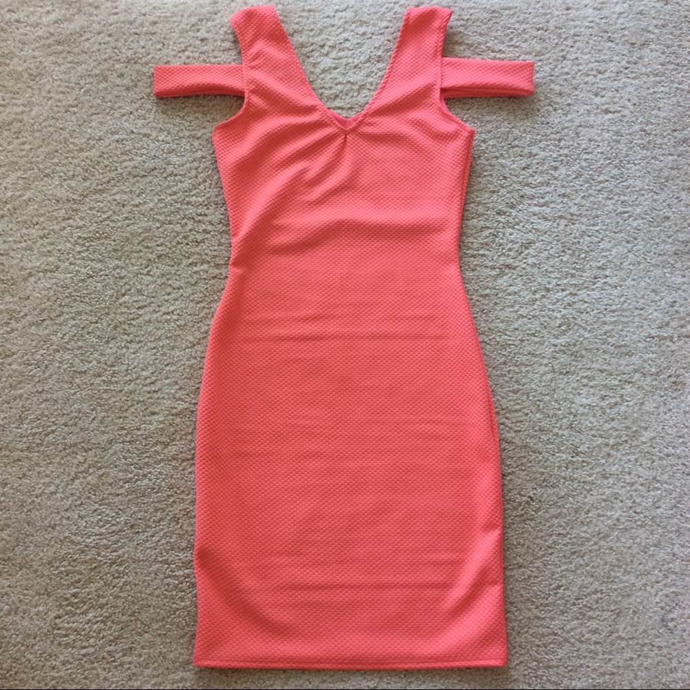 🌸SIZE SMALL LEFT🌸Coral Cold Shoulder Mini Dress - Picture 8 of 8