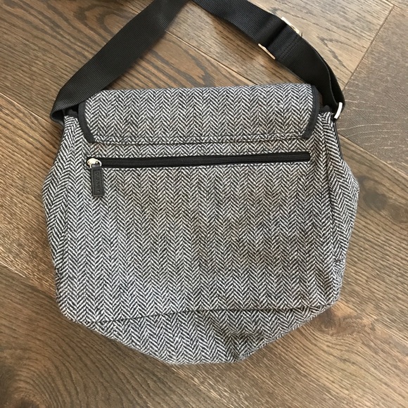 C R O S S B O D Y • B A G - Picture 2 of 6