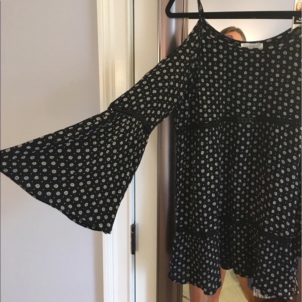 Black shoulder cut off tunic