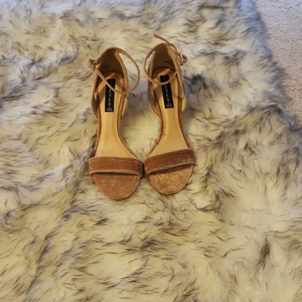 Steve Madden Heels -Brand New - Picture 1 of 3