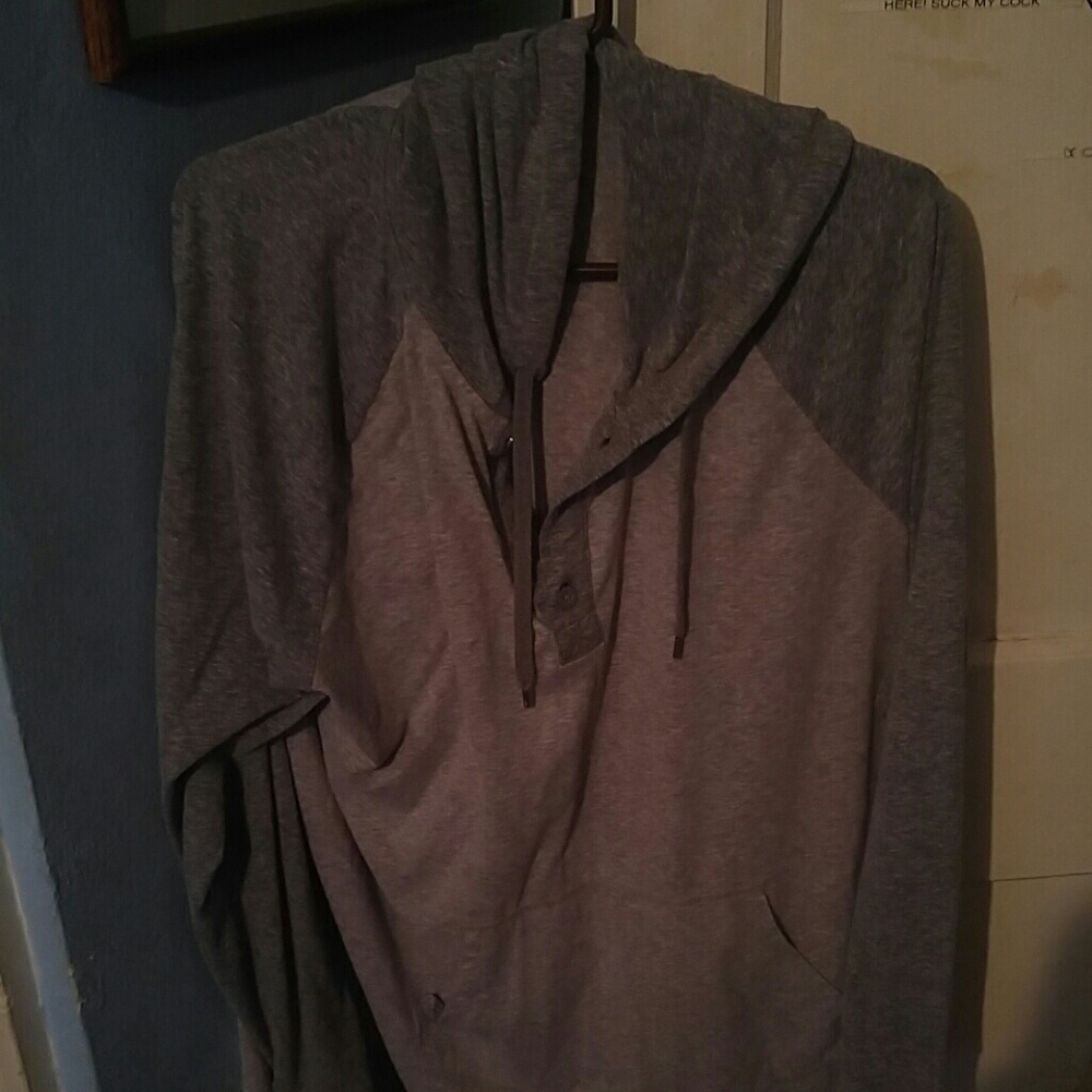Hooded shirt