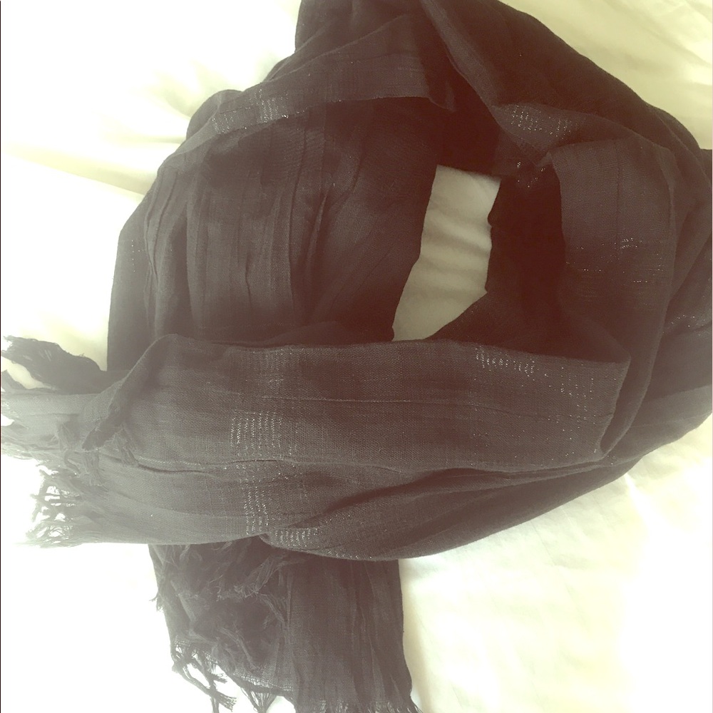 Kenneth Cole, elegant shawl
