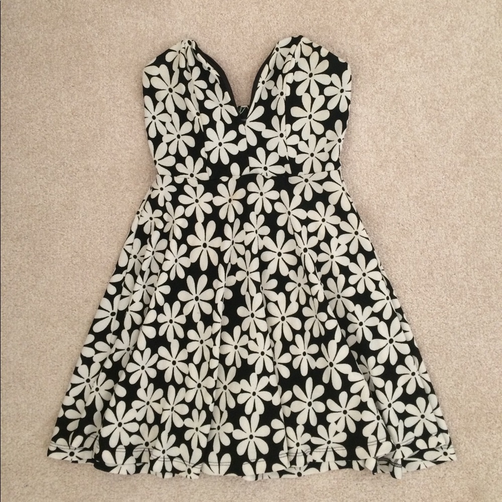 Deep V wired floral dress