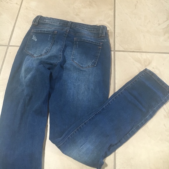 Super cute distressed jeans - Picture 2 of 2