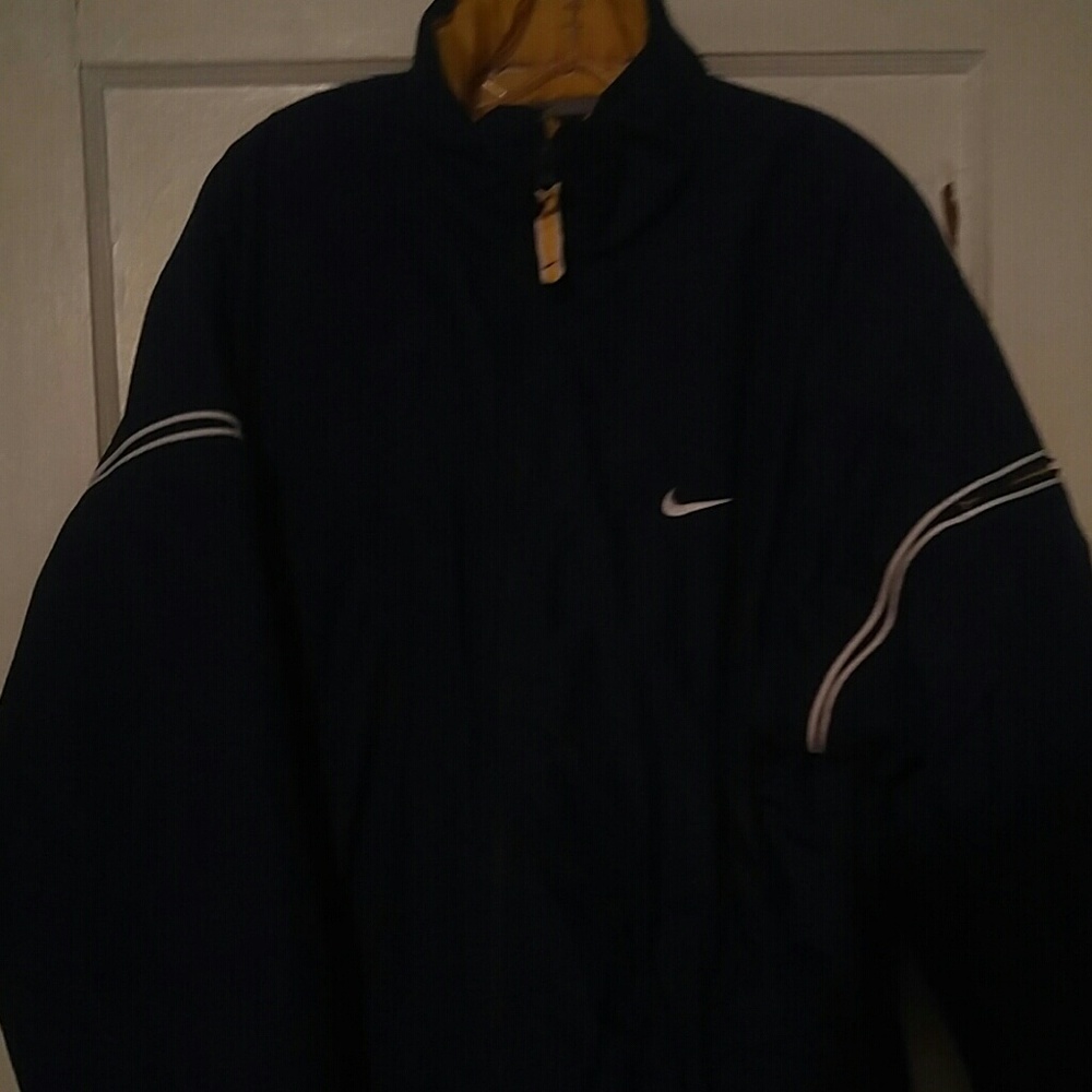 Nike jacket - Picture 1 of 4