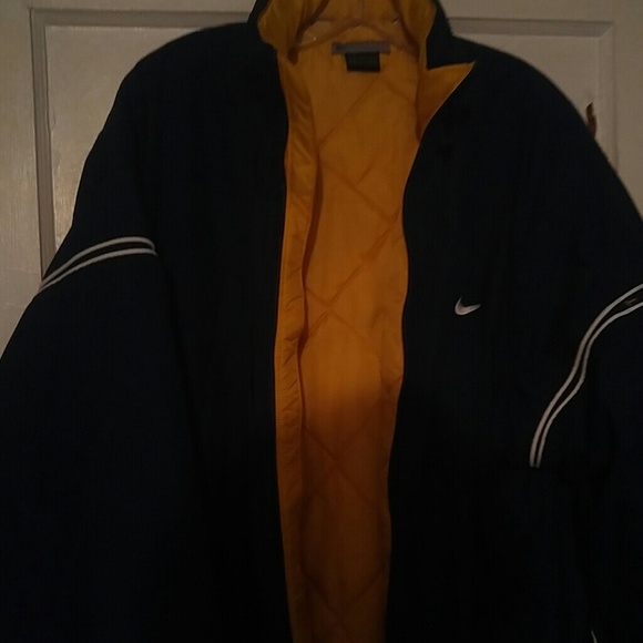 Nike jacket - Picture 2 of 4