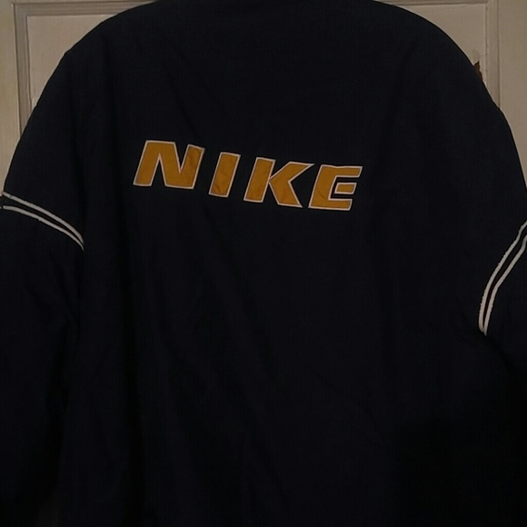 Nike jacket - Picture 3 of 4