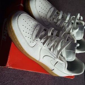 Nike Air Force 1 Low - Gum Bottom Size 9