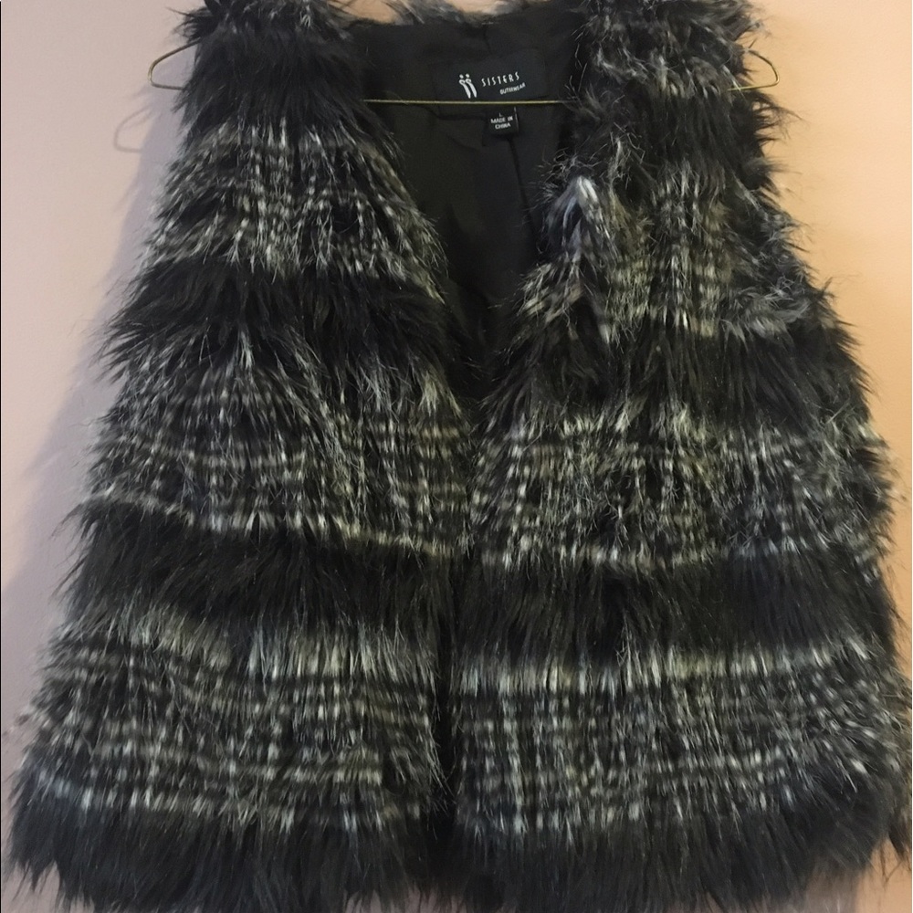 Fur vest