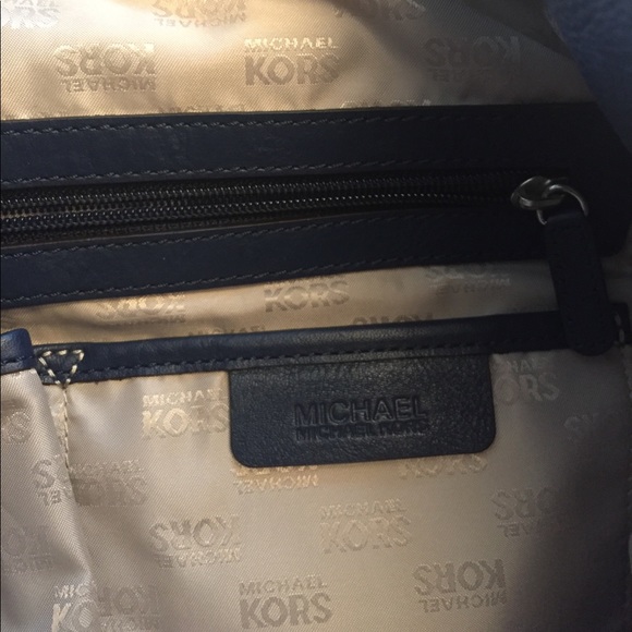 Michael Kors Uptown Astor studded shoulder bag - Picture 5 of 5