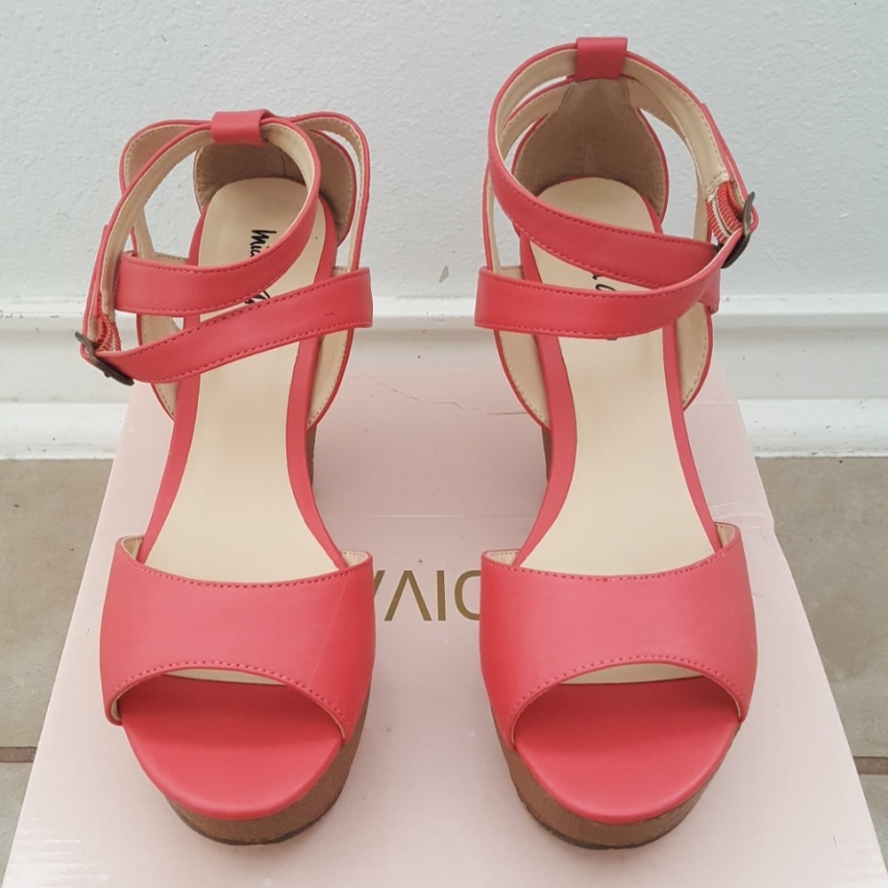 Pink heels - Picture 2 of 2