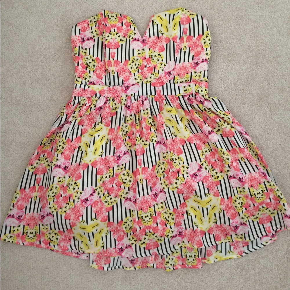 Akira strapless sweetheart  floral dress