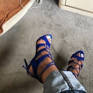 Sexy!!! Beautiful Blue string up shoe