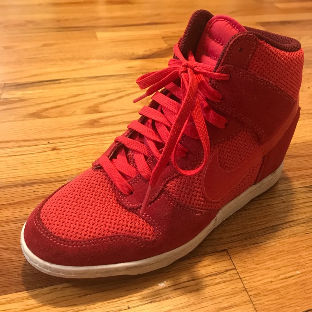 All red Nike wedges