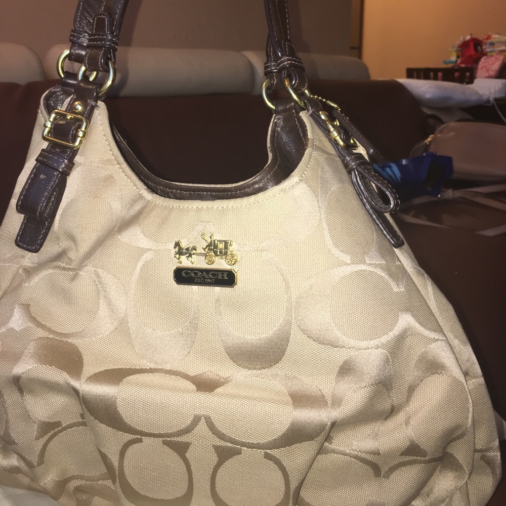 COACH BAG AUTHENTIC. USED ONCE!!