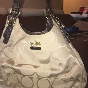 COACH BAG AUTHENTIC. USED ONCE!!