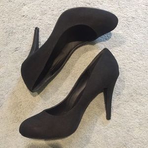 Black Suede Pumps