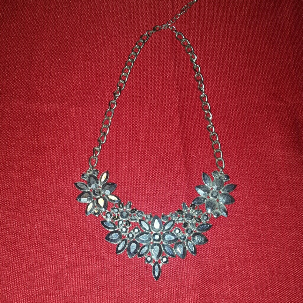 Statement necklace