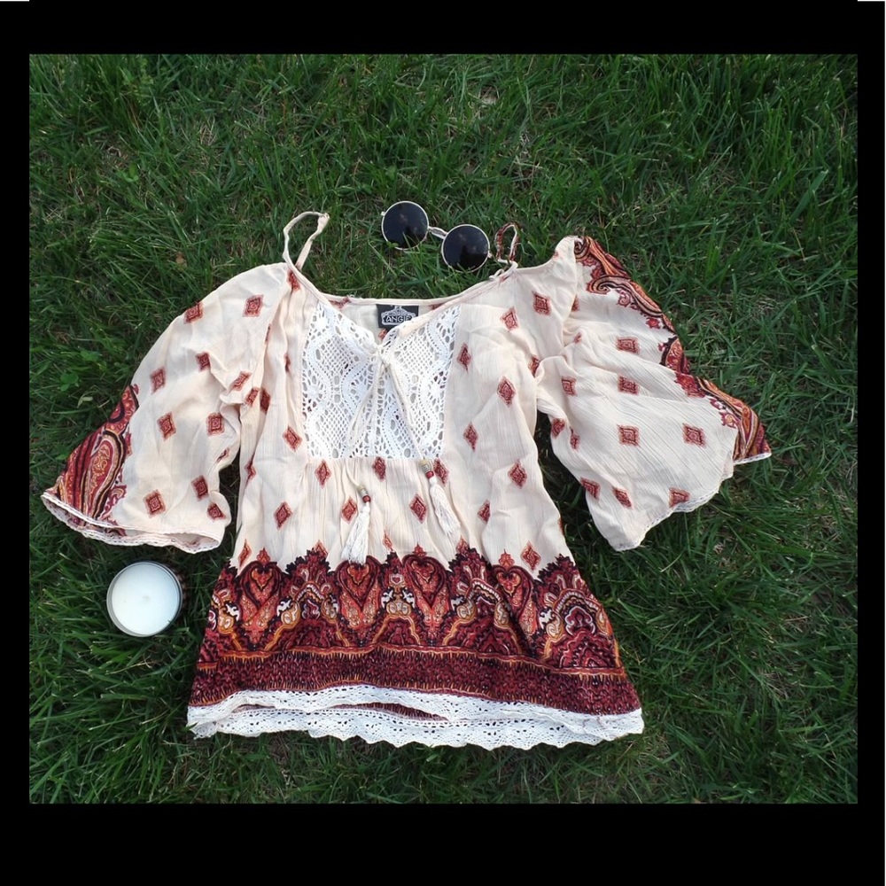 NWOT Angie Printed Peasant Off Shoulder Top