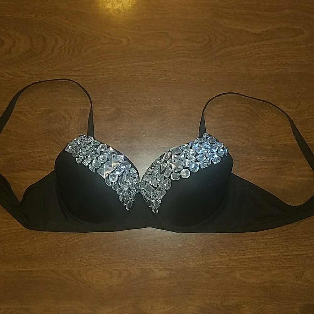 Bra with bling