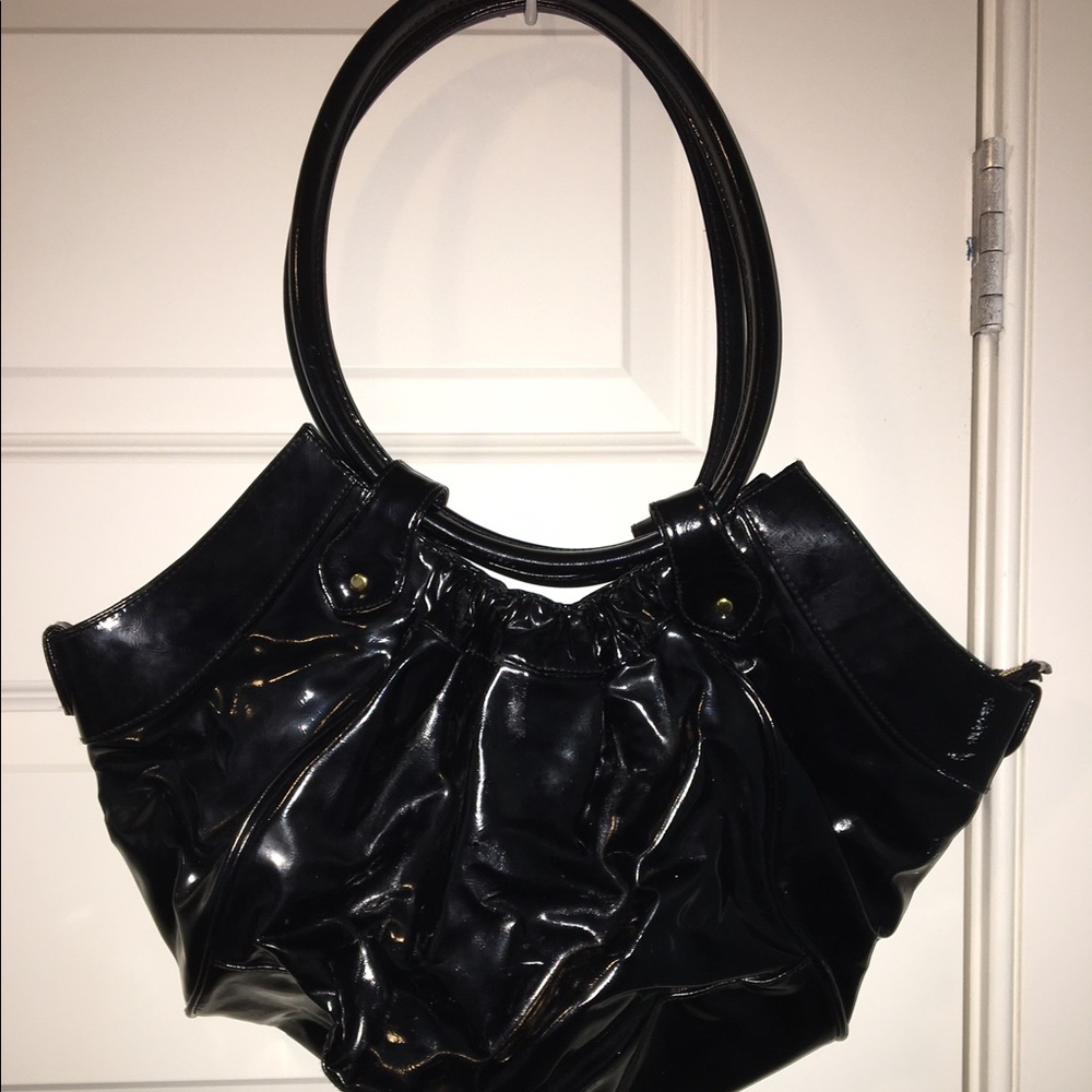 🌼Brand: macys dept store patent leather handbag