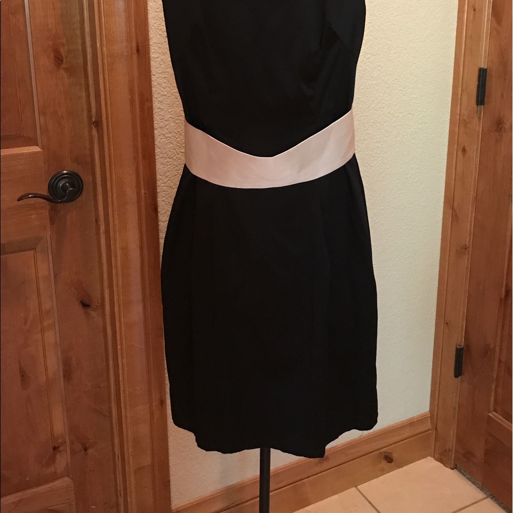 City studio dress, size 5/6. - Picture 2 of 6