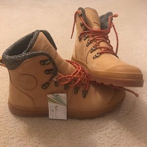 Palladium Women's HIKING BOOTS