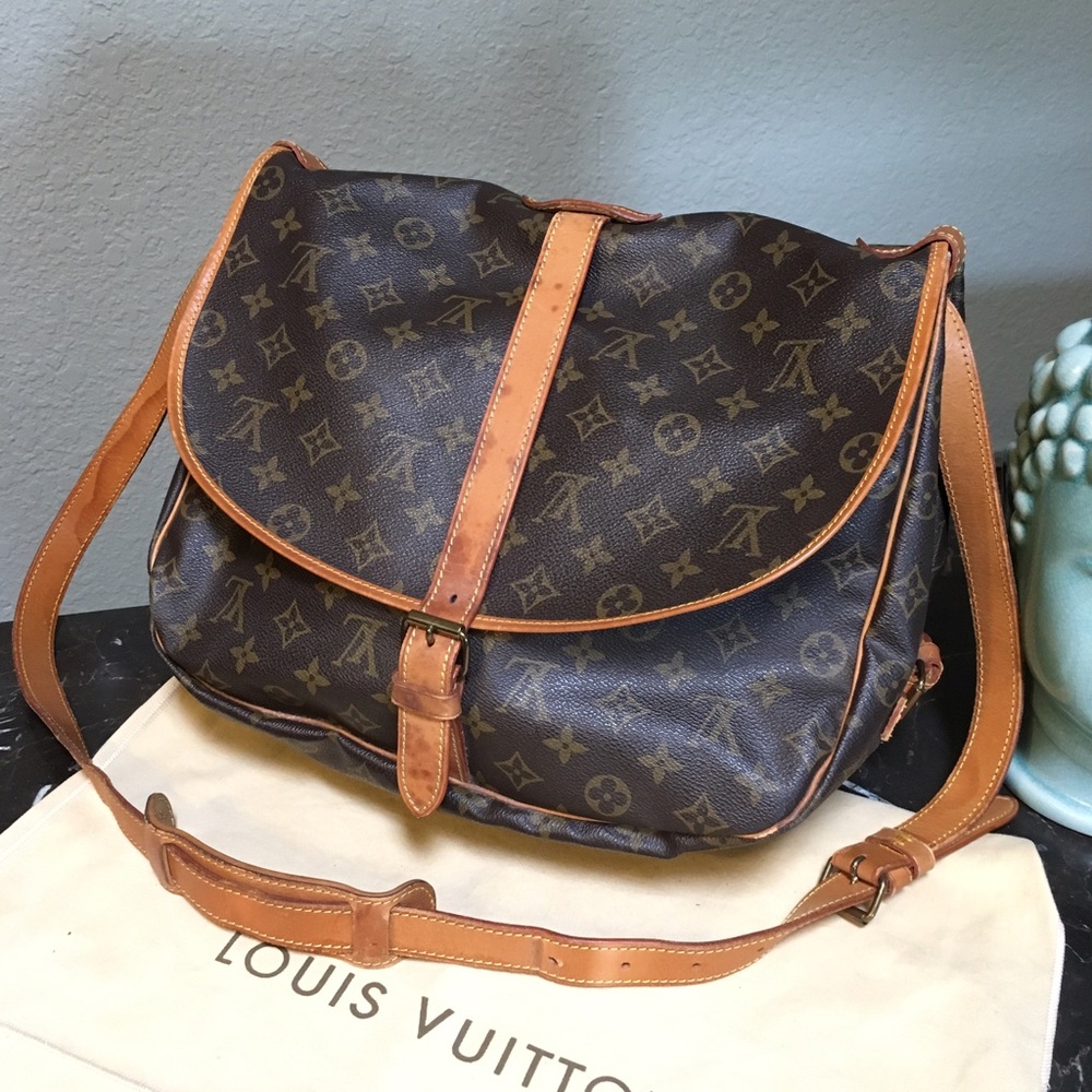 Authentic LV Saumur 35