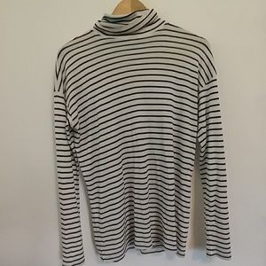 J Crew Long Sleeve crowl/turtle neck