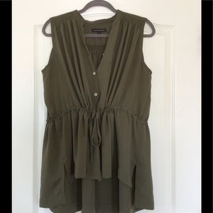 ✨CLOSET CLEAR-OUT SALE!✨BR Sleeveless Top!