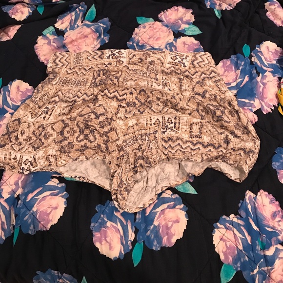 Shorts - Picture 1 of 2