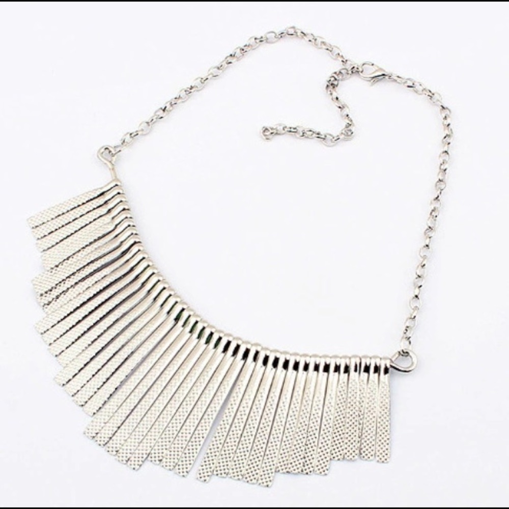 🆕 Silver Toned Choker Bib Necklace!!❤️👍🏼✨
