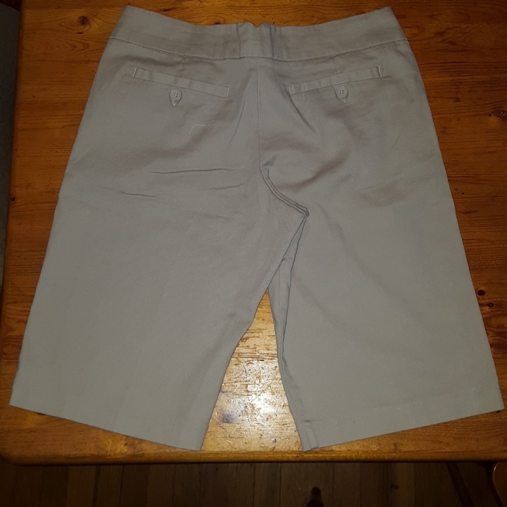 Shorts - Picture 2 of 3