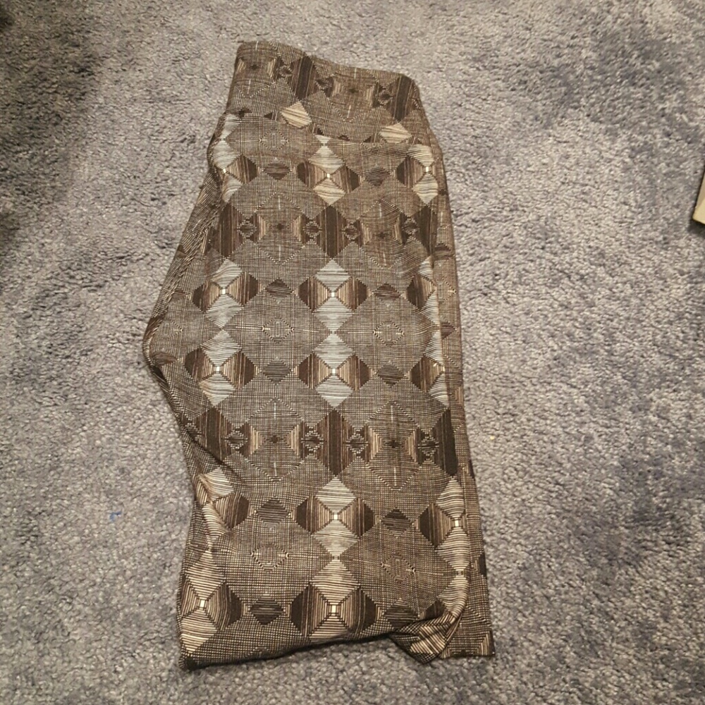 Lularoe black pattern leggings