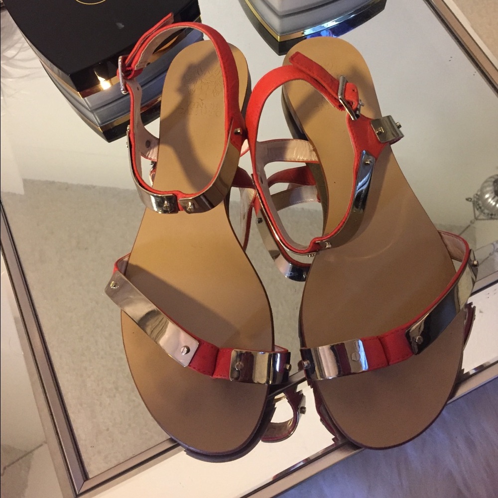 Woman's Vince Camuto orange and gold size 10