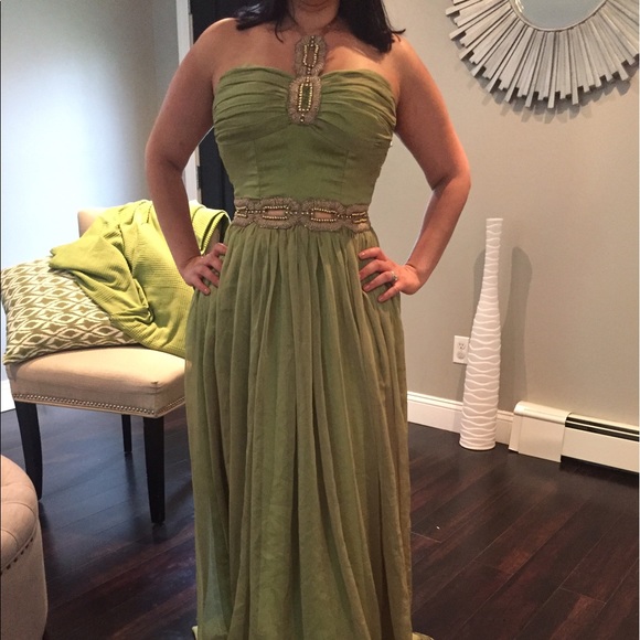 Prom season is around the corner. Green Ball gown. - Picture 1 of 4