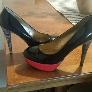 Guess 5in. Snake skin heels